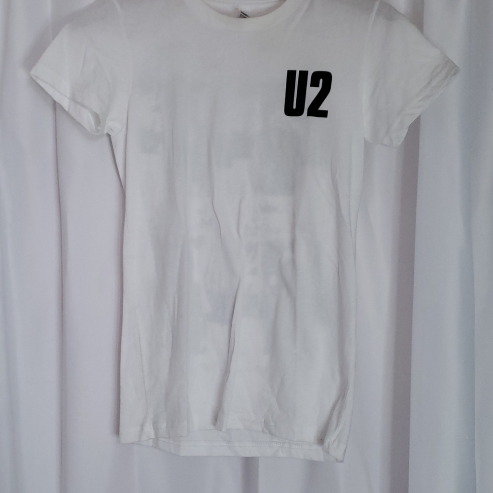 U2 concert t-shirt from 2017 tour, runs small